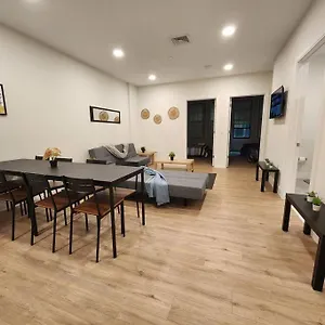 Deluxe 2 Bedroom Vip To Nyc Apartment